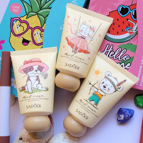 کرم دست فانتزی سادور روشن و مرطوب کننده.40g Sadoer hand cream