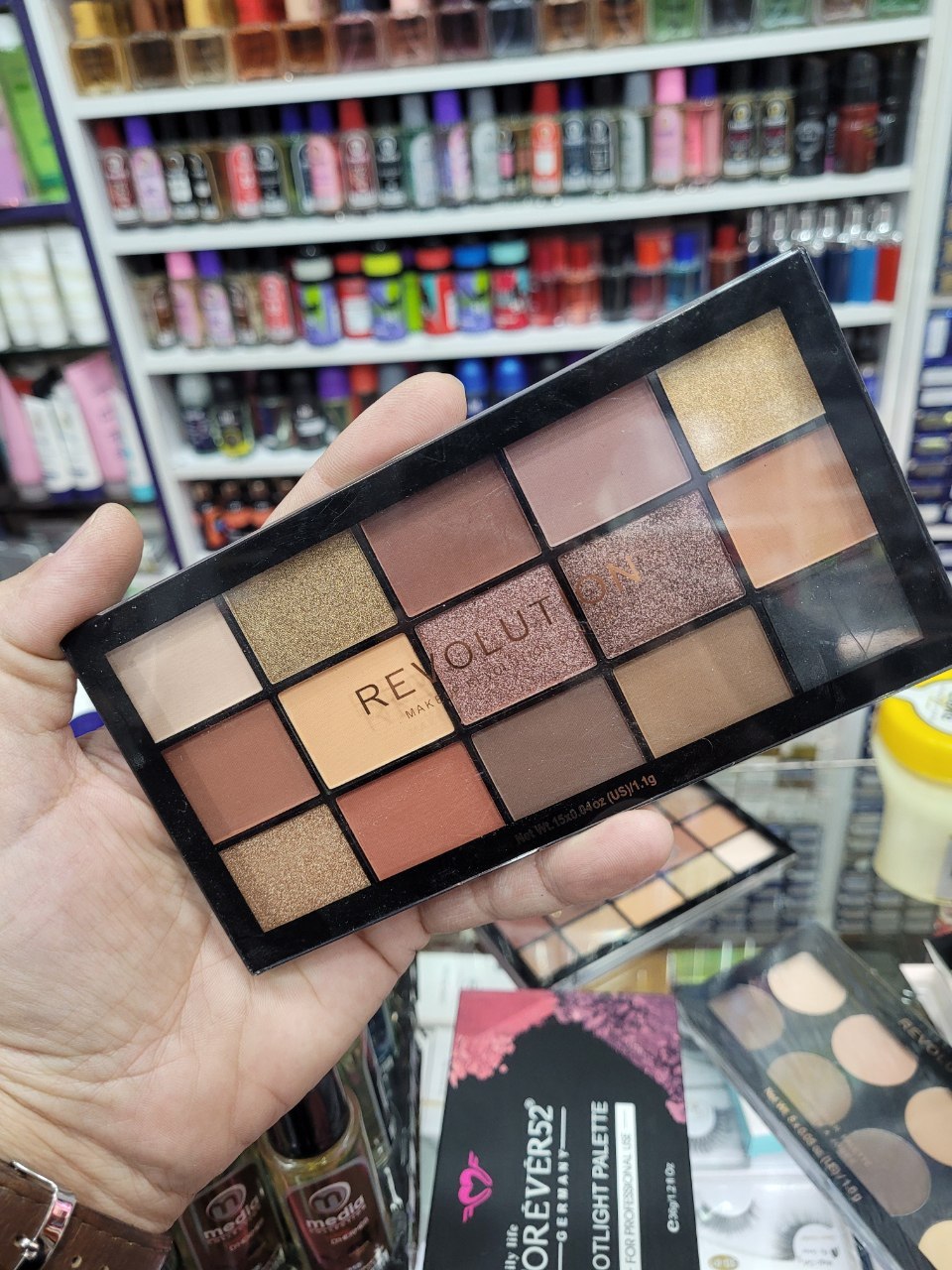 پالت سایه چشم حرفه ای و لوکس ریلودد ولوت رز (Reloaded Velvet Rose) Makeup Revolution London