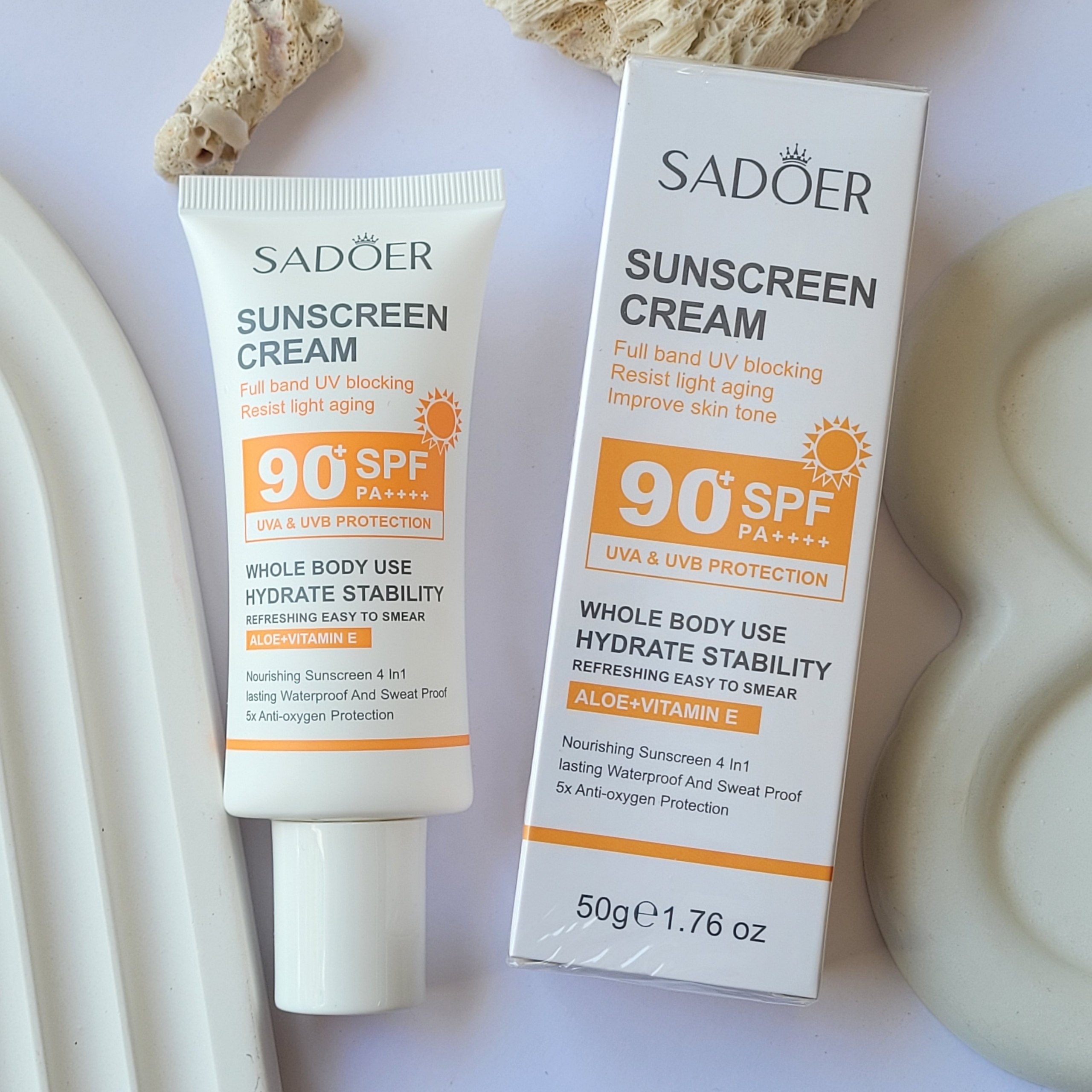 کرم ضدآفتاب بی رنگ ویتامین e و آلوئه ورا سادور حاوی90spf Sadoer